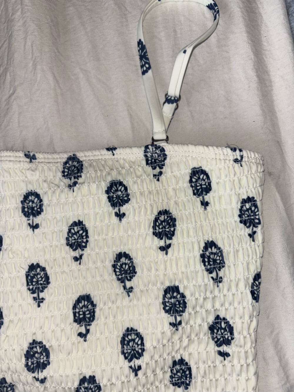 GEODE White Textured High-Waist Bikini with Navy Floral Print - Picture 4 of 9